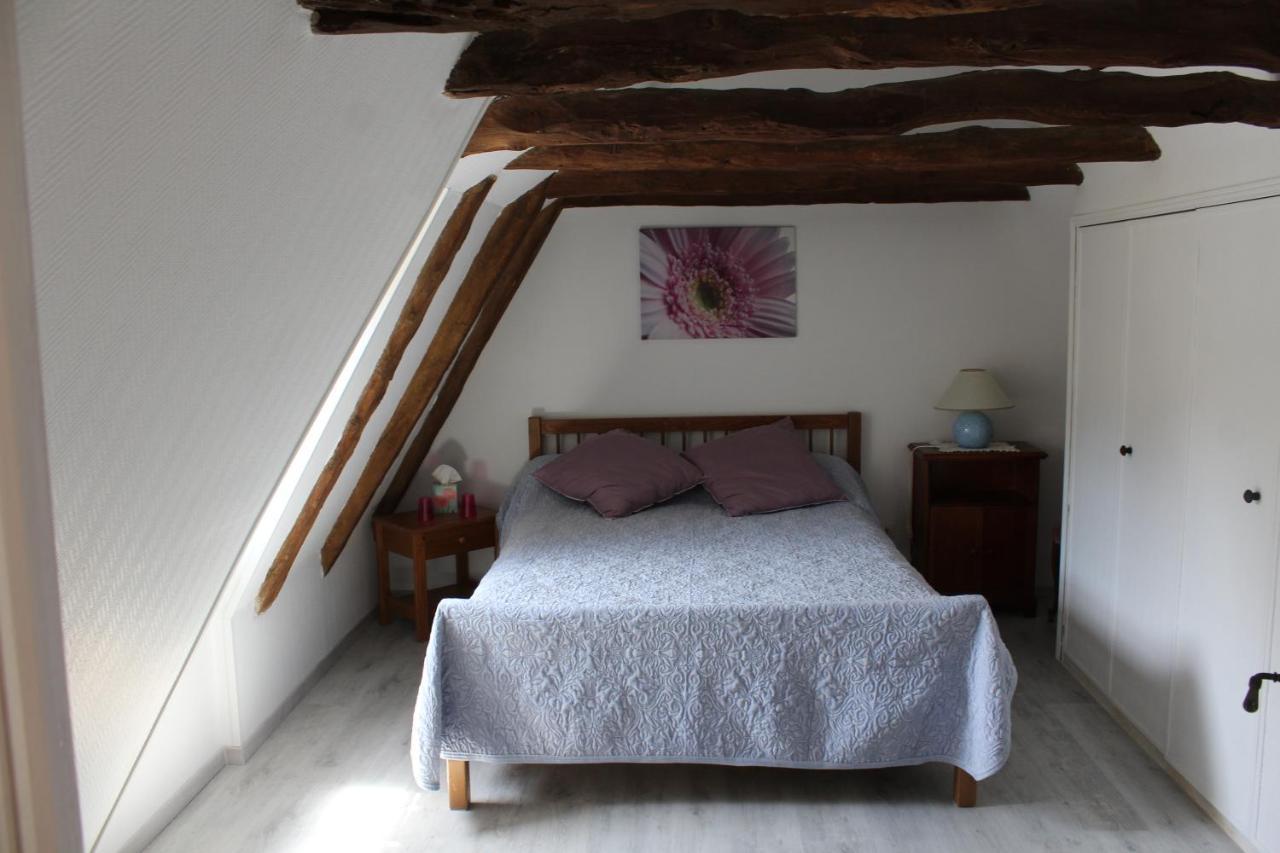 Halte Aux Places Marcillac-Saint-Quentin Екстериор снимка