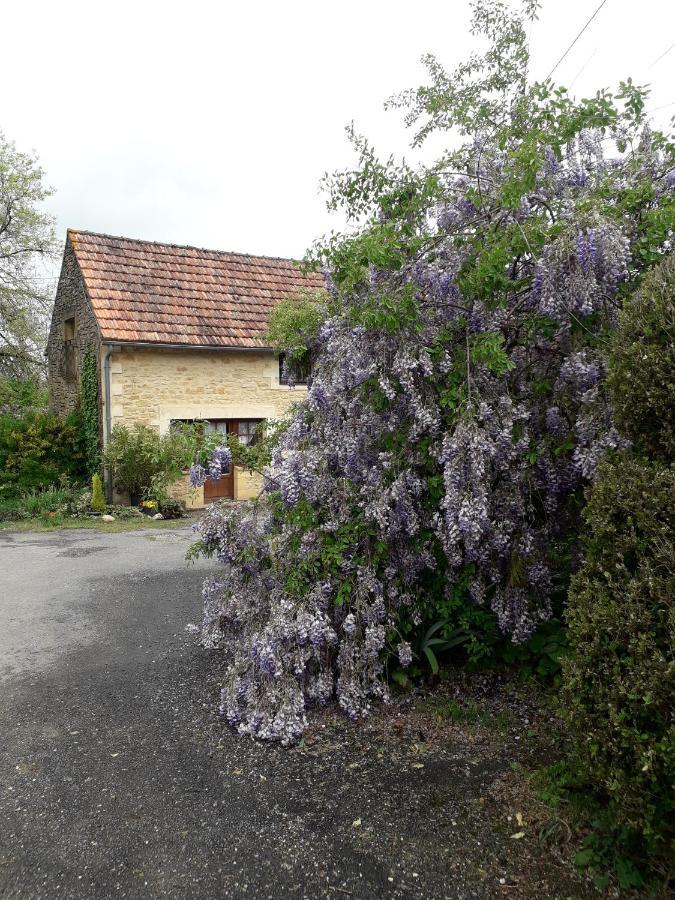 Halte Aux Places Marcillac-Saint-Quentin Екстериор снимка